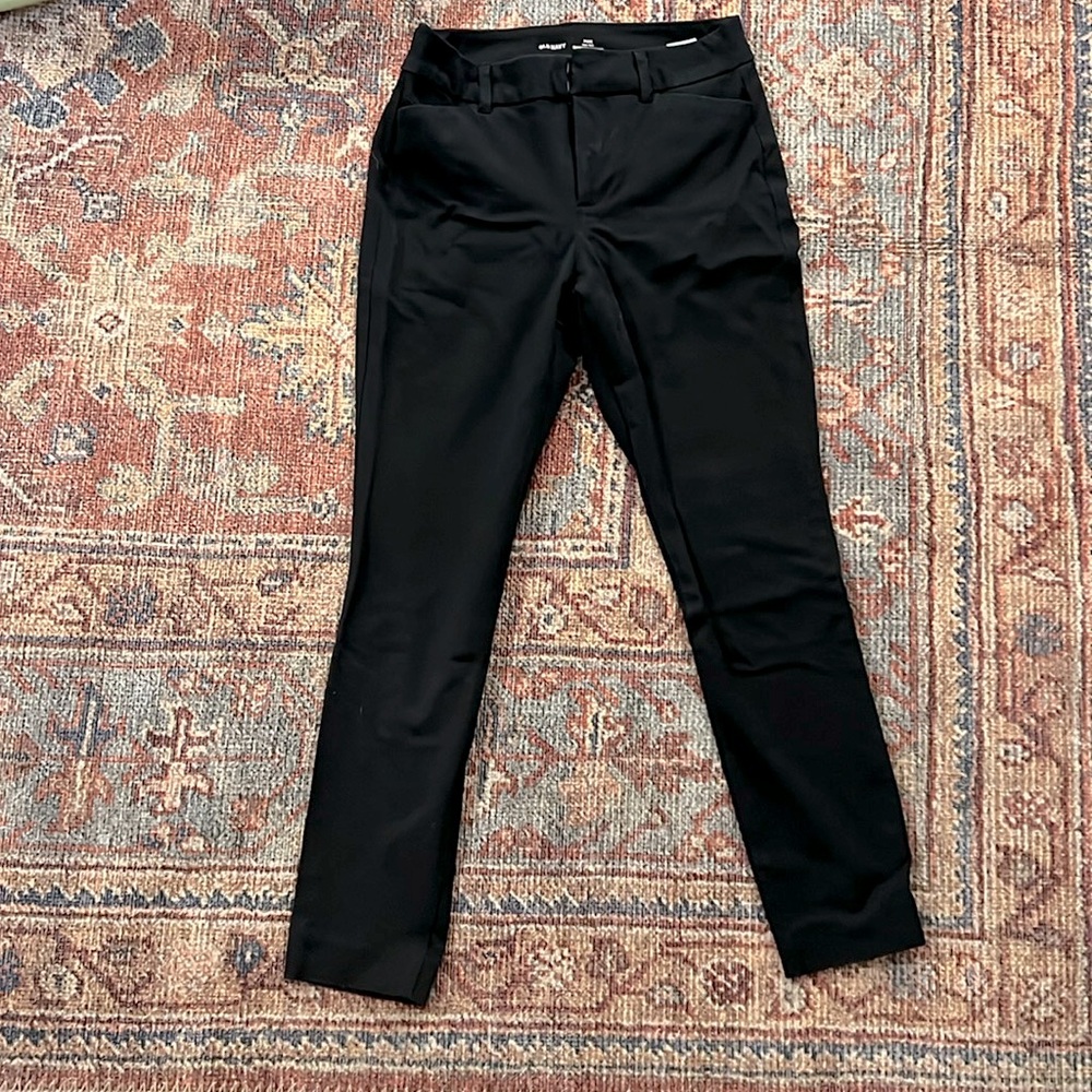 Old navy women’s black slacks size 2 fitted